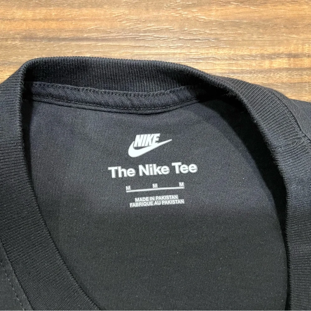 NWT Nike Men’s Black Long Sleeve Shirt The Nike Tee with Logo Size M